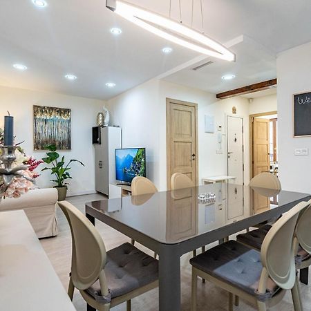 Appartamento Central Luxury Flat With Free Parking Valenza Esterno foto