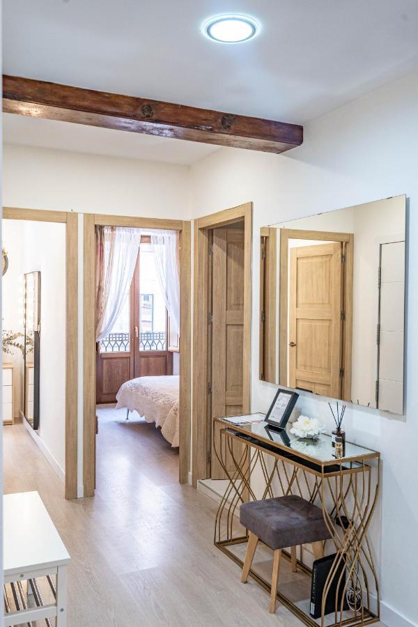 Appartamento Central Luxury Flat With Free Parking Valenza Esterno foto
