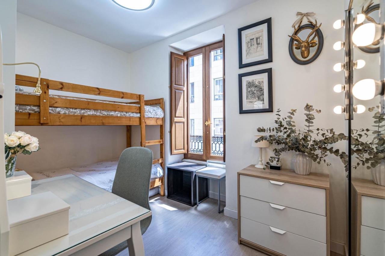 Appartamento Central Luxury Flat With Free Parking Valenza Esterno foto
