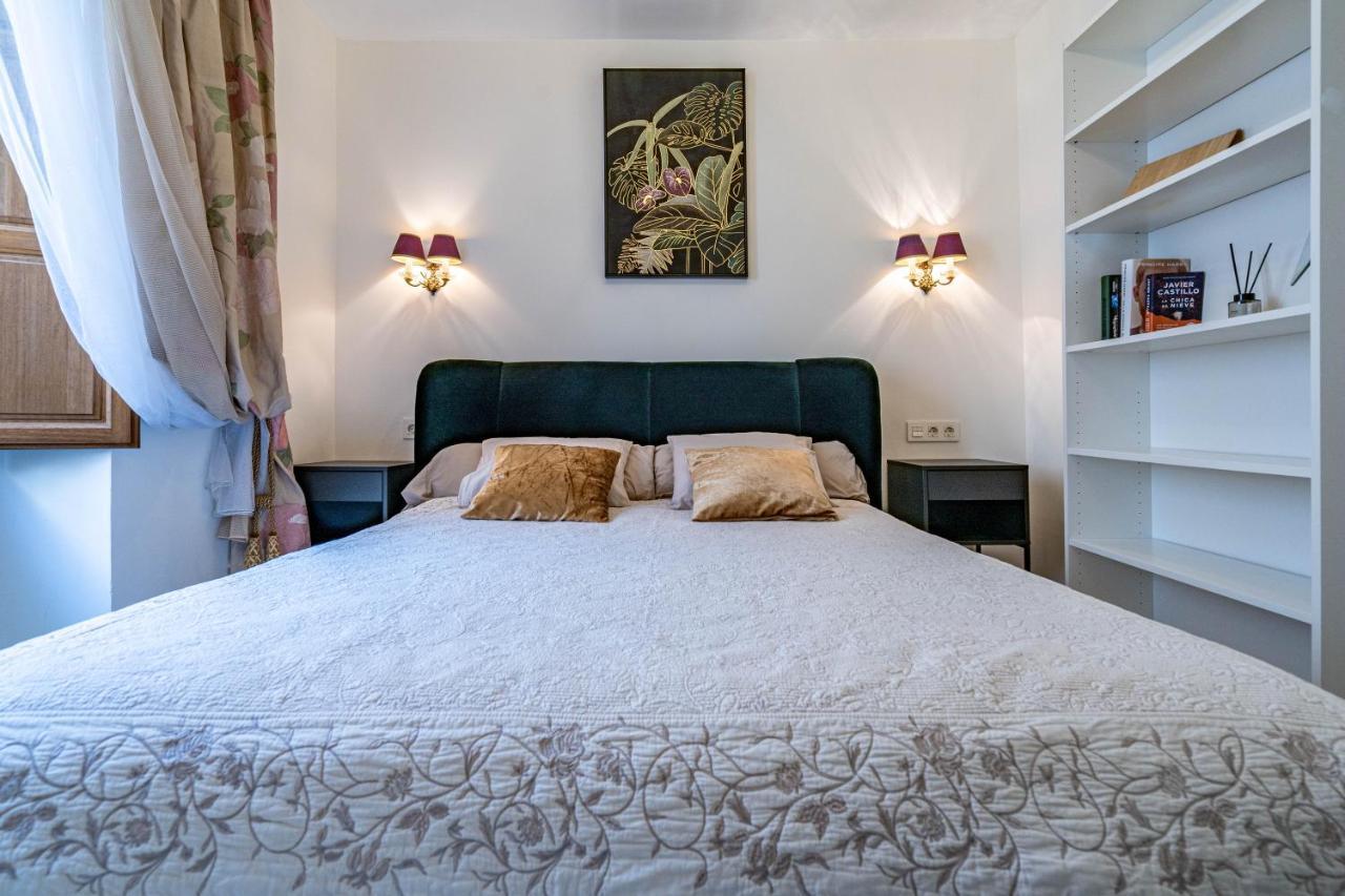 Appartamento Central Luxury Flat With Free Parking Valenza Esterno foto