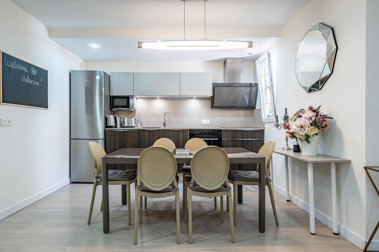 Appartamento Central Luxury Flat With Free Parking Valenza Esterno foto