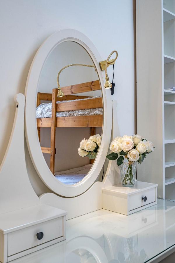Appartamento Central Luxury Flat With Free Parking Valenza Esterno foto