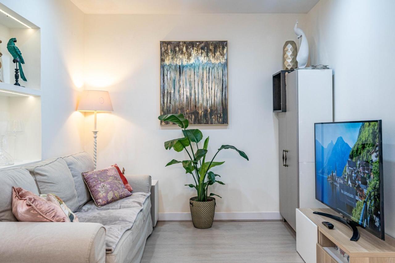 Appartamento Central Luxury Flat With Free Parking Valenza Esterno foto