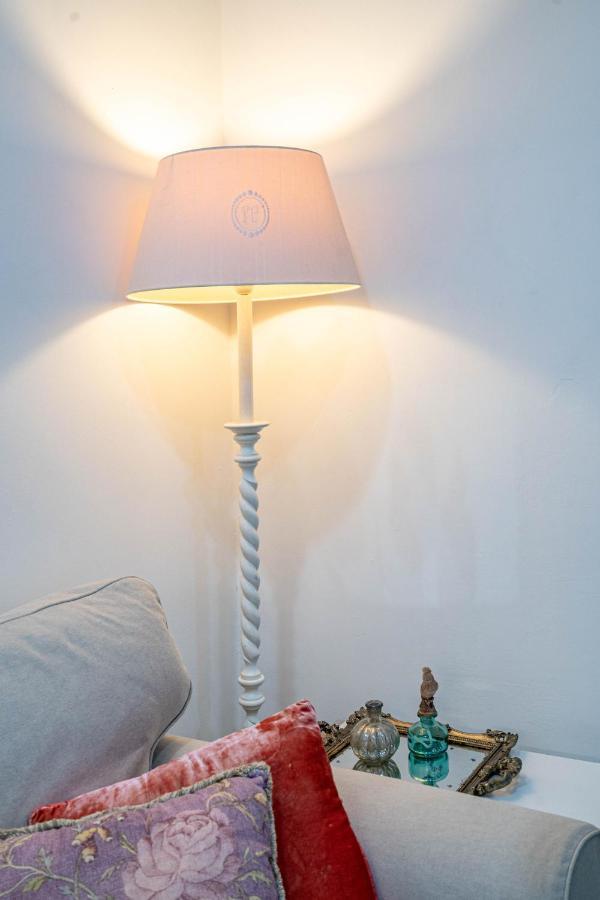 Appartamento Central Luxury Flat With Free Parking Valenza Esterno foto